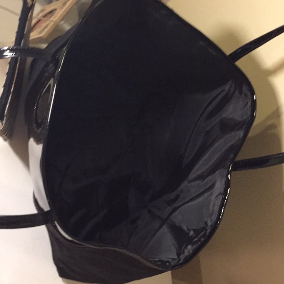 Victoria’s Secret - Picture 2 of 4